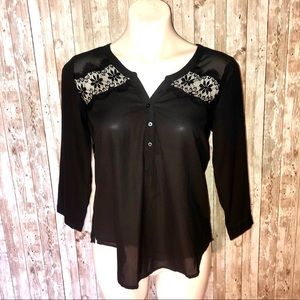 American Eagle black laced v-neck long sleeve top